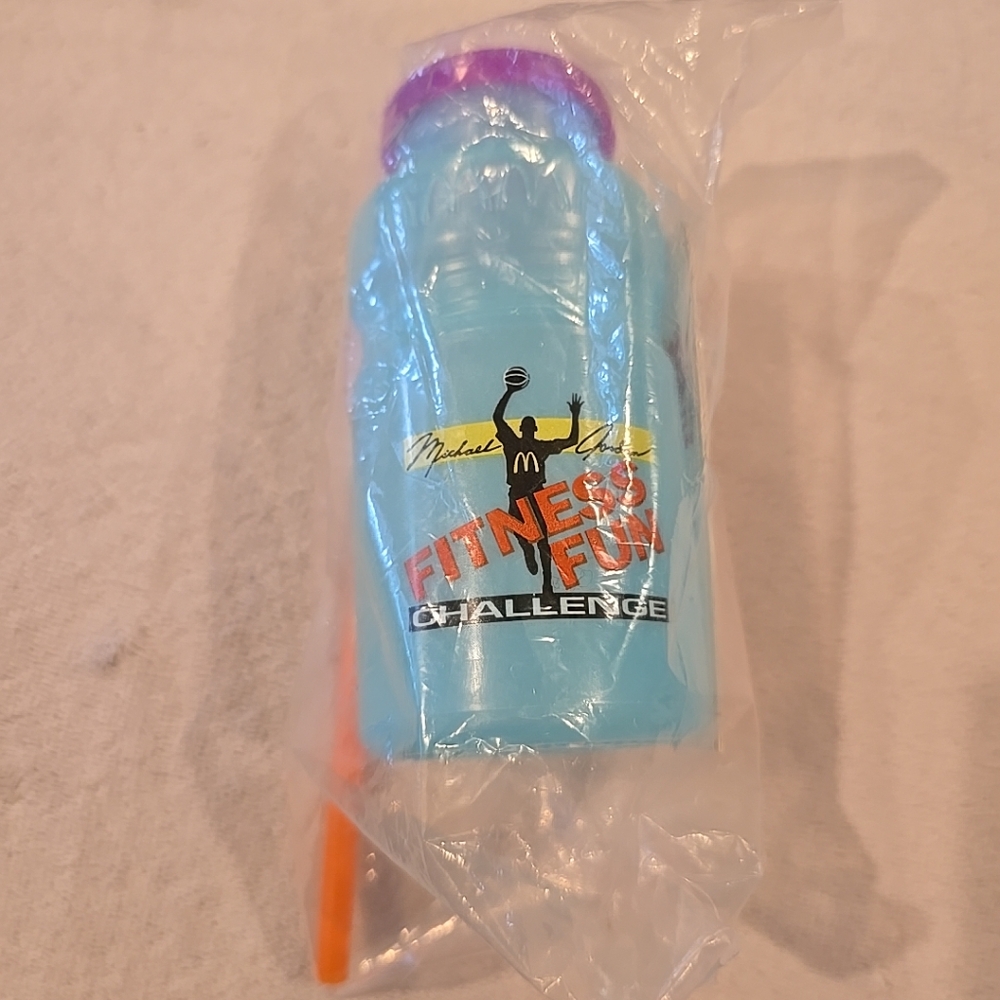 NEW 1991 Michael Jordan Fitness Fun McDonald's Kids Happy Meal Squeeze Bottle